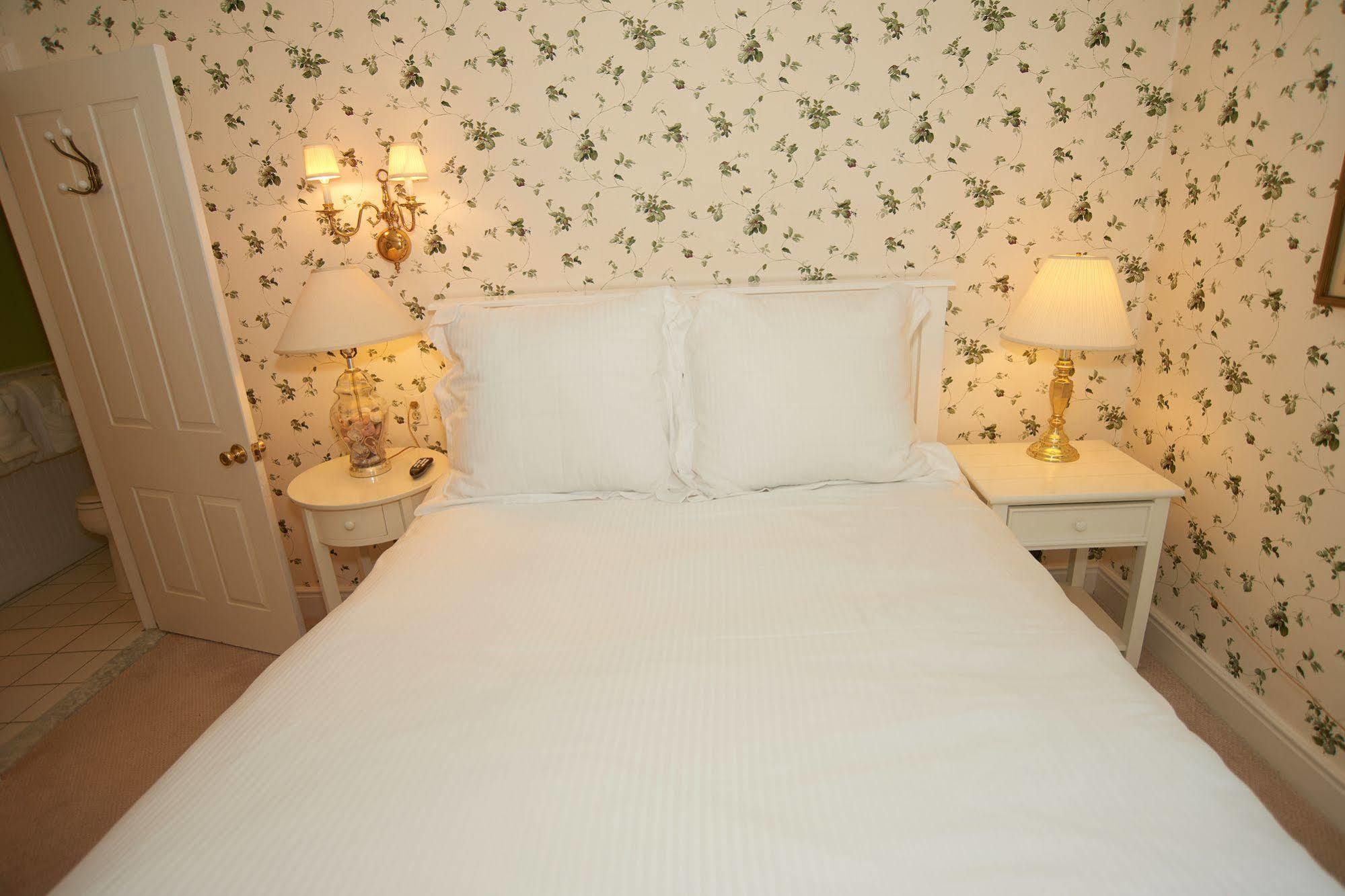 Belfry And Bistro Bed & Breakfast 3*
