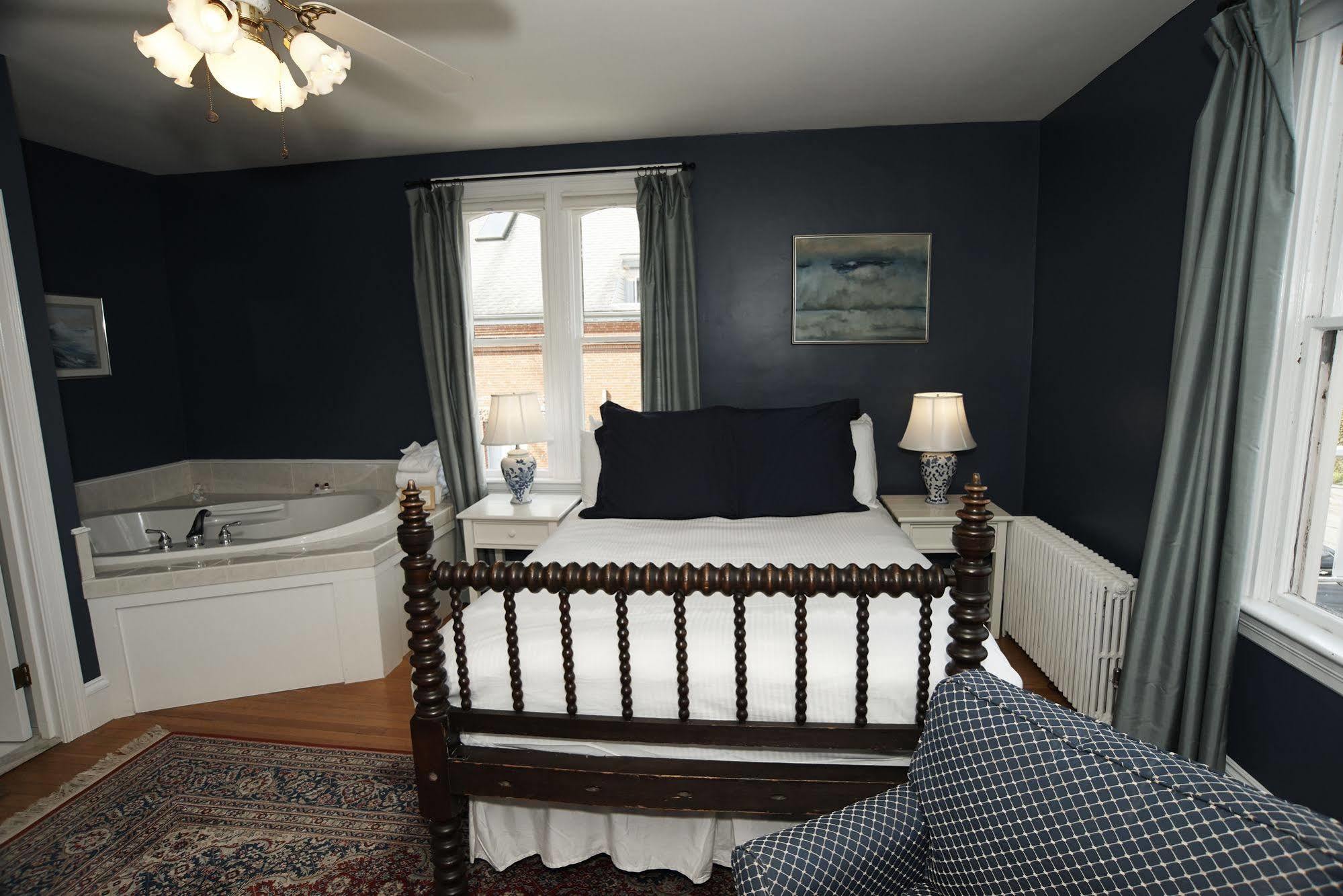 Belfry And Bistro Bed & Breakfast Sandwich